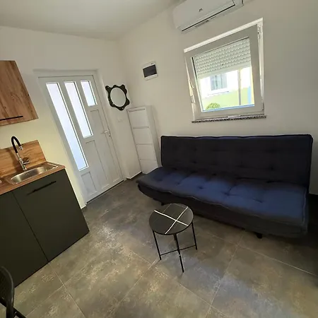 Zart 1 Apartment Dekani